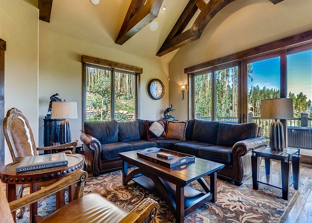 Well-appointed great room area