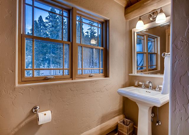 Twin Eagles Lodge