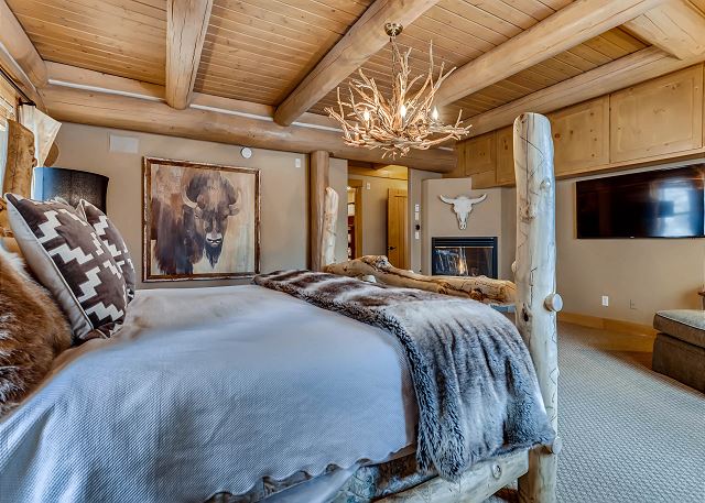 - sleeps 2 in one king bed