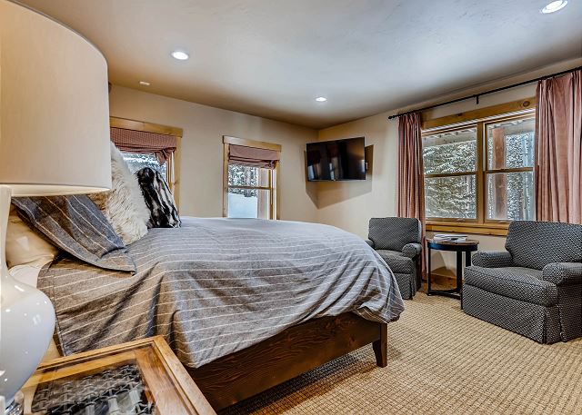 - sleeps 2 in one king bed
