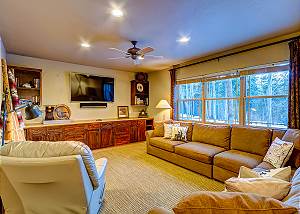 Cozy lower den