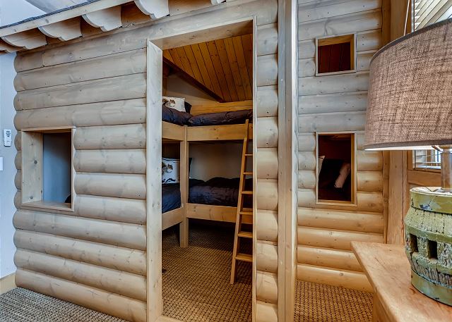 - sleeps 4 in two sets of twin bunk beds