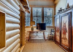 Bunker Hill Lodge Room
