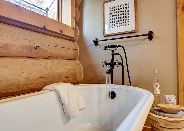 soaking tub