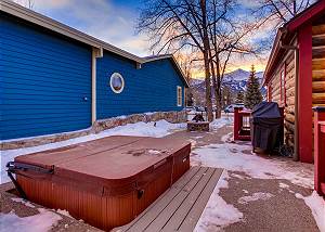 Private hot tub, perfect for