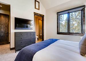 Eagles Nest King Suite