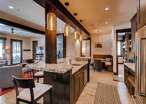 Mid level wet bar