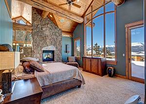 Point View King Suite