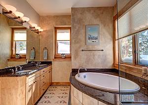 Lookout Point Secondary King Ensuite