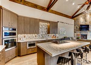 Kitchen bar