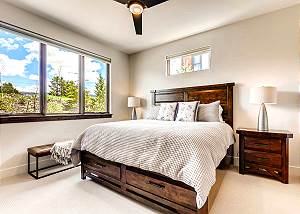 Swan Mountain King Suite