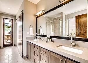 Ten Mile Canyon en-suite