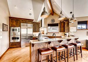 Kitchen bar