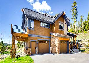 Front Entrance from Luisa Drive