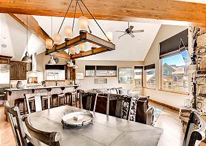 Dining seats 6