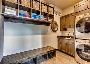 Entry laundry and storage area