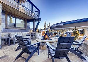 Gas firepit with seating