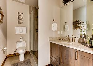 Lower level 3/4 bathroom