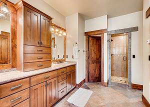 Fondest Memories King Ensuite Bath