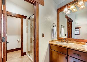 Afterglow King En-suite Bathroom
