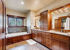 Fondest Memories En-Suite
