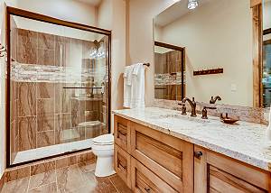 Queen Fox En-Suite bathroom