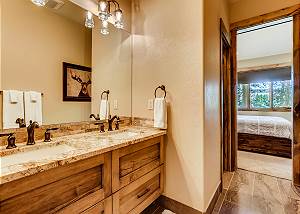 White Cloud King En-suite