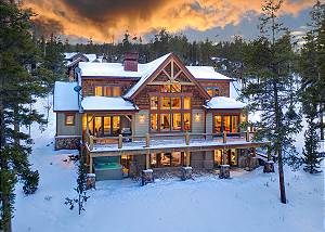 Moose Tracks Lodge