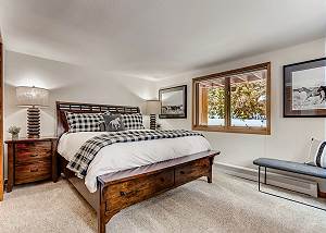 Thoroughbred King Suite