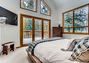 Bison's Main Suite