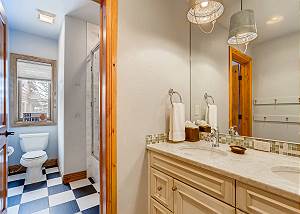 Lower Level Bath