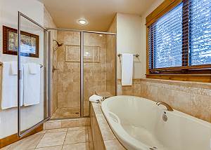 Woodland Master Ensuite Bath