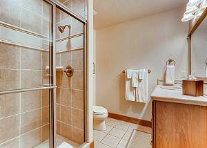 Wildflower Queen Bedroom Ensuite Bath