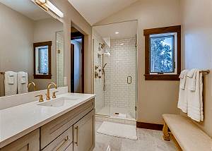Mule Deer Ensuite Bath