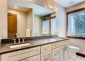 Upper Level Hall Bath