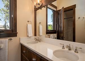 Dual Vanity in the Highland Suite
