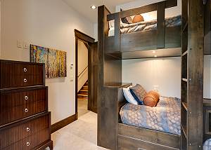 Bear Paws Bunk Room
