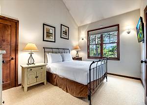 Snowflake Queen Suite
