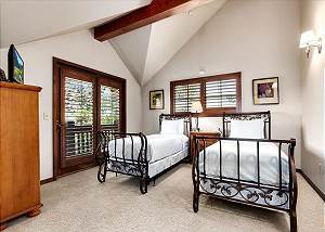 GoldRunner Bunk Room