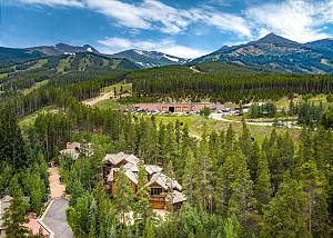 Majestic Mountain Lodge