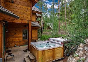 Private Outdoor Hot Tub