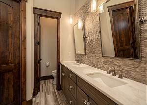 Highwood Ensuite Bath
