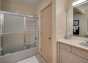 Blue Sky Bunk Ensuite Bath