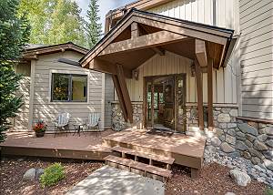 Welcome to Roxie's Retreat