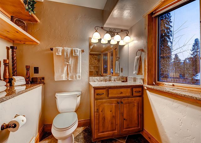 North Suite Ensuite Bath