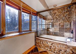 North Suite Ensuite Bath