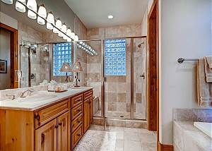 Trout Suite Ensuite Bath
