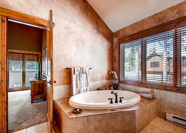 Moonlight Suite Ensuite Bathroom