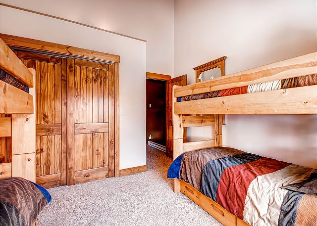 Bystone Bunk Room