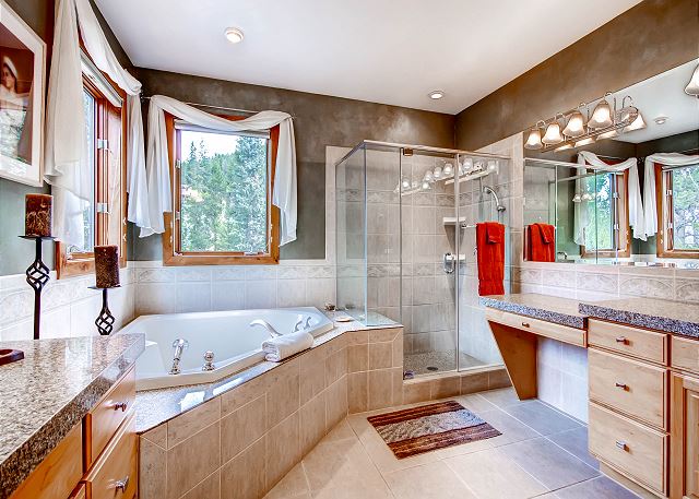 Kensington Main Suite Ensuite Bath